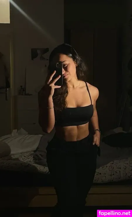Paula Ahmadi OnlyFans Thumbnail #NHdhYjW8Vf
