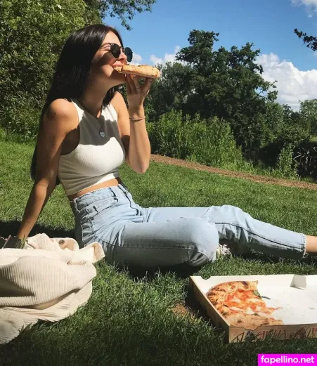 Paula Doeringer OnlyFans Thumbnail #oeBijNoZ3u