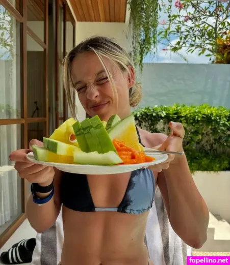 Paula Enzweiler OnlyFans Thumbnail #8nlzEwc5SY