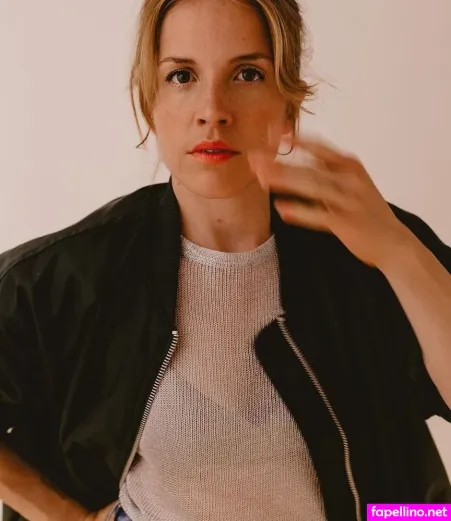 Paula Kalenberg OnlyFans Thumbnail #4igh5nzUXs