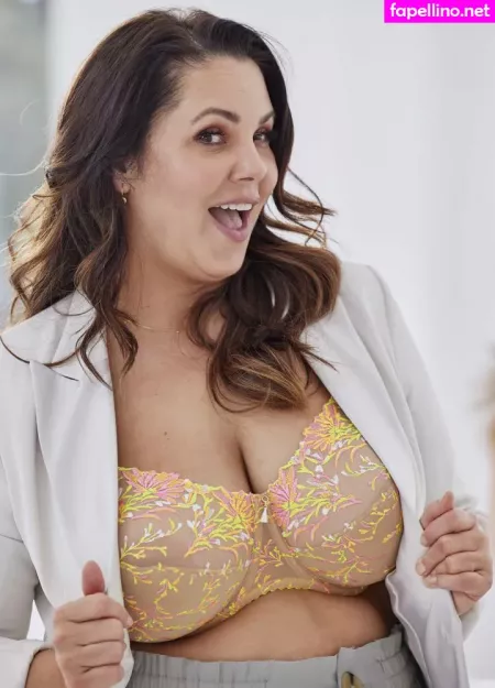 Paula Lambert OnlyFans Thumbnail #iMmAC9y3am