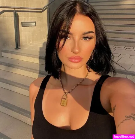 Paula Metzmeier OnlyFans Thumbnail #CkuLrgjlVx