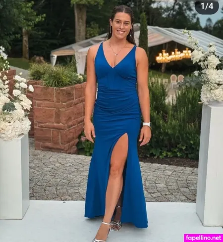 Paula On Hands OnlyFans Thumbnail #XmHsoEshhu