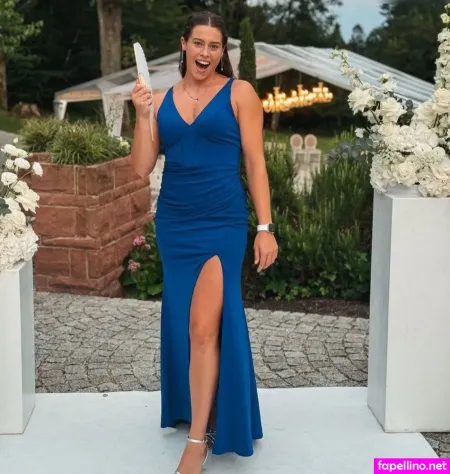 Paula On Hands OnlyFans Thumbnail #ooC57Mq63j