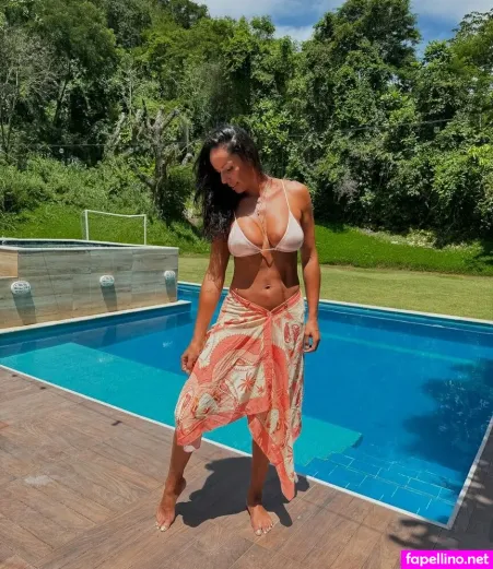Paula Pequeno OnlyFans Thumbnail #TUkUxcmeKG
