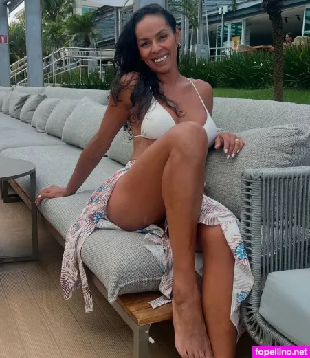 Paula Pequeno OnlyFans Thumbnail #vH8yBGUyll