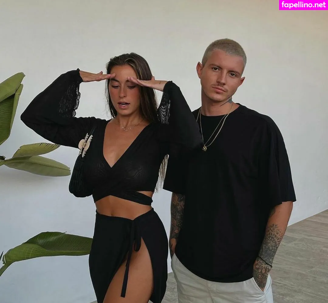 paulagonu, vicky_de_levine Nude Leaked OnlyFans Photo #1IRawTgoHP