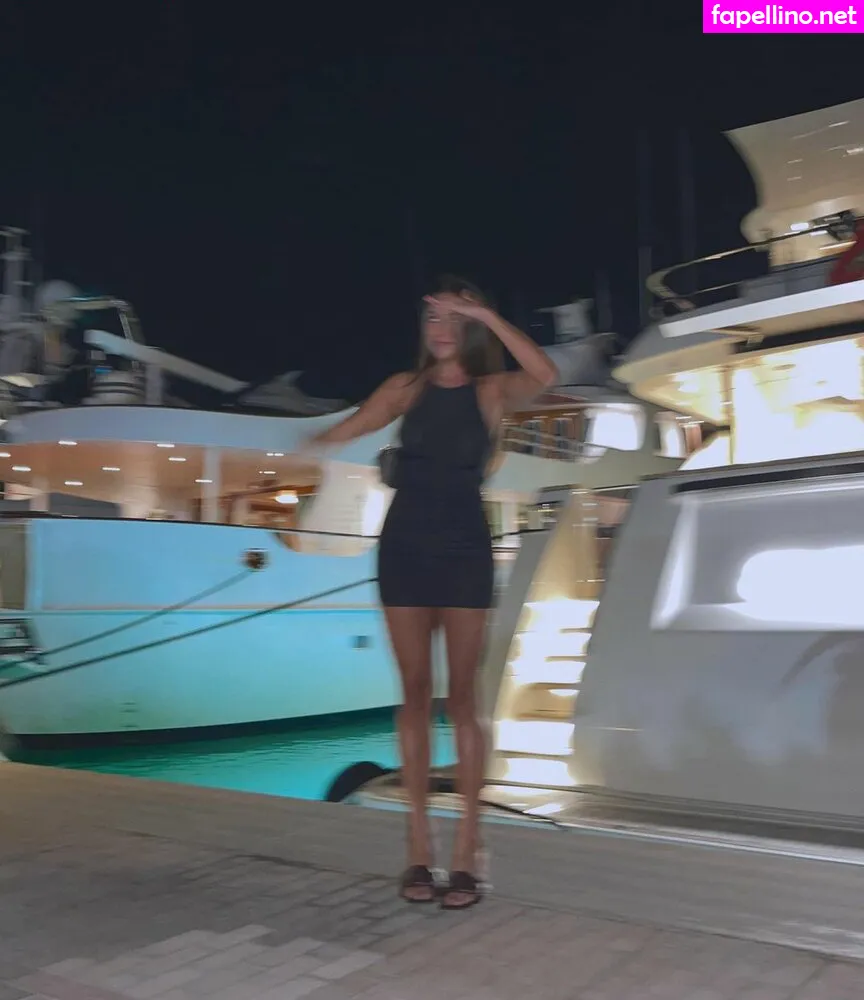 paulagonu, vicky_de_levine Nude Leaked OnlyFans Photo #TlBK8Jjh74