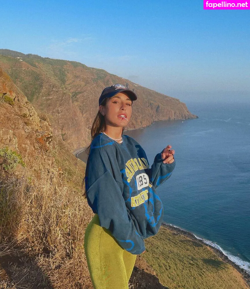 paulagonu, vicky_de_levine Nude Leaked OnlyFans Photo #j0HICjVmEq