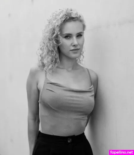 Pauline Angert OnlyFans Thumbnail #WzMiUThm07