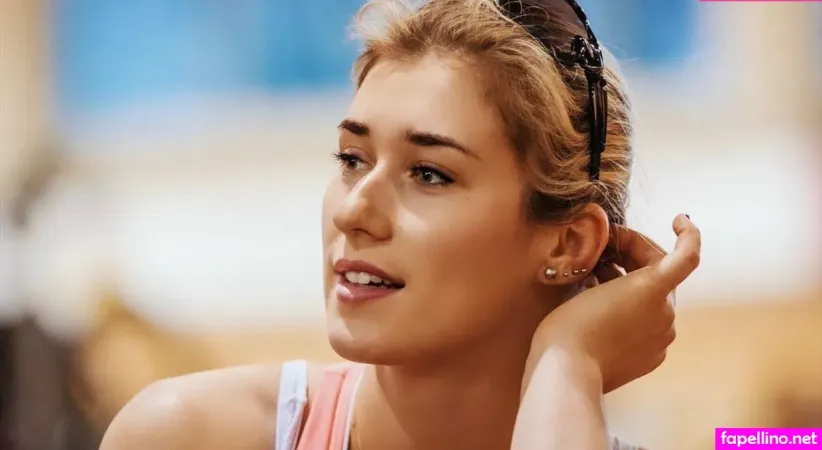 Pauline Sophie Grabosch OnlyFans Thumbnail #3Gx9P073To