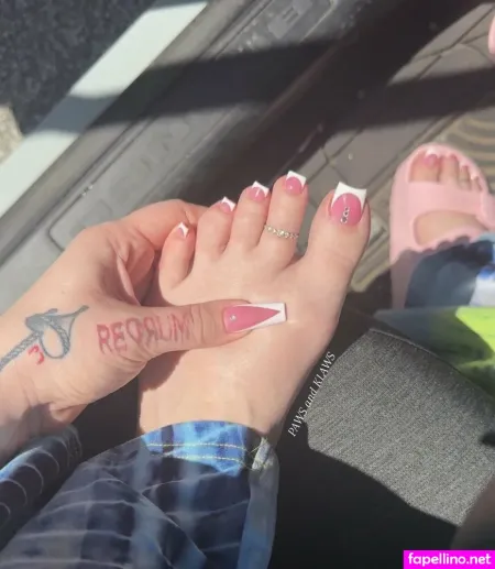 Pawsandklaws OnlyFans Thumbnail #KxNscTzOF2