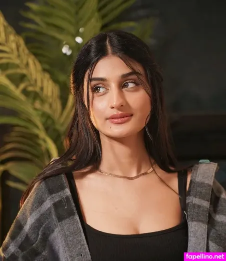 Payal Dhare OnlyFans Thumbnail #lunWUkPZMn