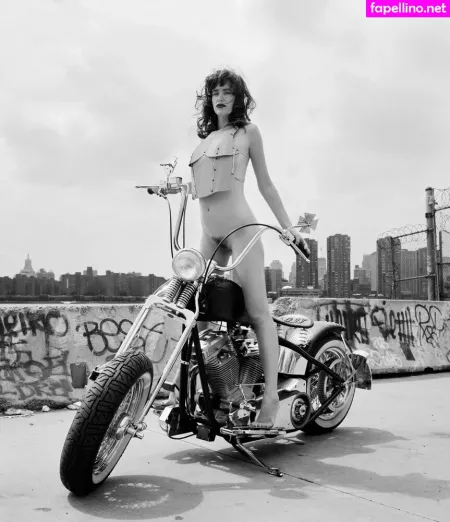 Paz De La Huerta OnlyFans Thumbnail #DbJJ8puymB