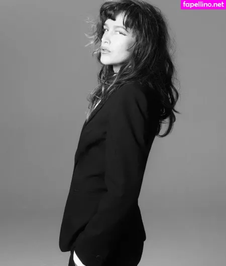Paz De La Huerta OnlyFans Thumbnail #iZIZYTNm58