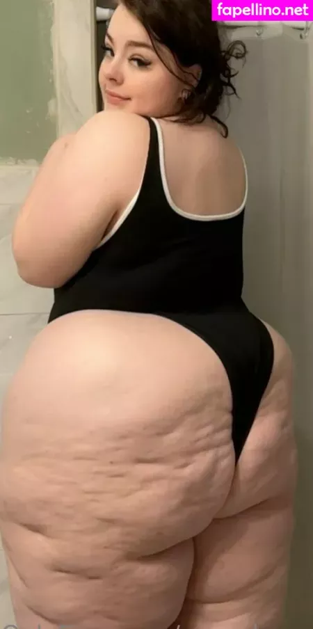 Peacchyqueenn OnlyFans Thumbnail #0ixcCm1J89