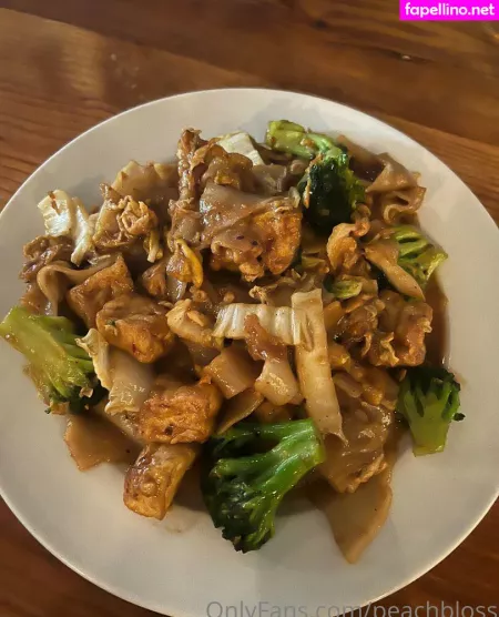 Peachbloss OnlyFans Thumbnail #YzDlXRZg91