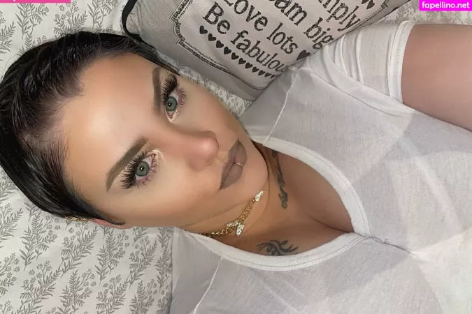 Peaches OnlyFans Thumbnail #7qBeXNwb2O