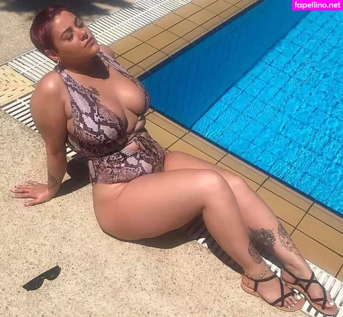 Peaches OnlyFans Thumbnail #YmJzRqqCoS