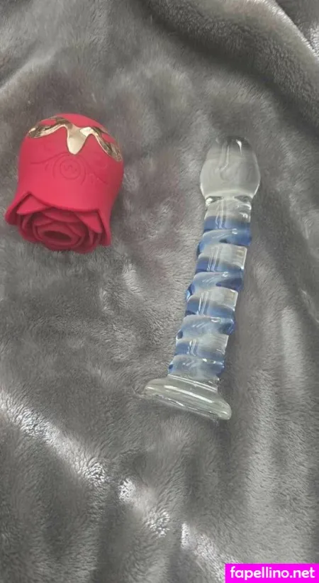 Peaches613 OnlyFans Thumbnail #LvzXXHI3lm