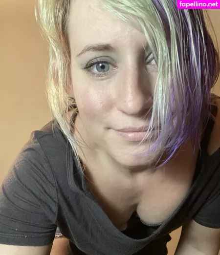 Peachesisastonedfruit2 OnlyFans Thumbnail #OuX83dxYVa