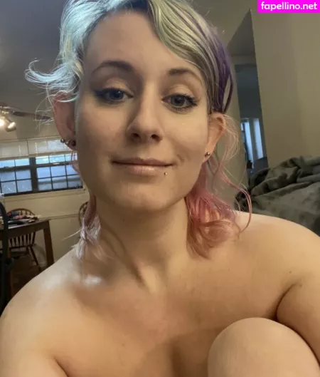 Peachesisastonedfruit2 OnlyFans Thumbnail #st8Il0GxMC