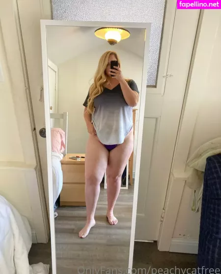 Peachycatfree OnlyFans Thumbnail #1ebiVl3BBv