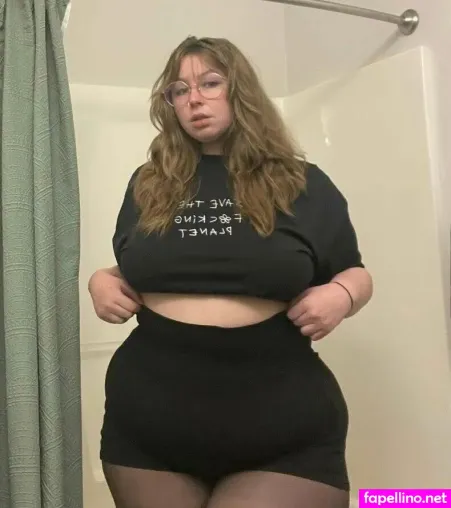 Peachydeluxx Main Profile Photo
