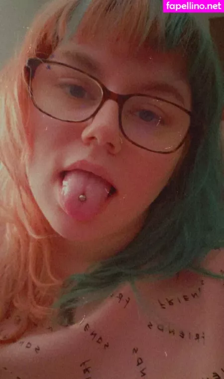 Peachykeenstine22 OnlyFans Thumbnail #5dBpvOWZM5