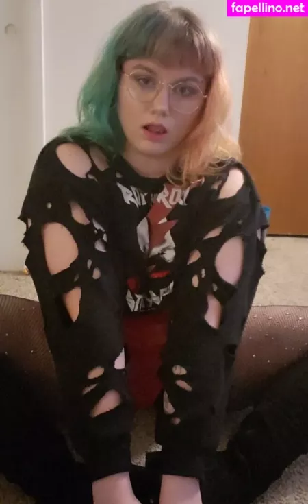 Peachykeenstine22 OnlyFans Thumbnail #Q0nOeHxENt