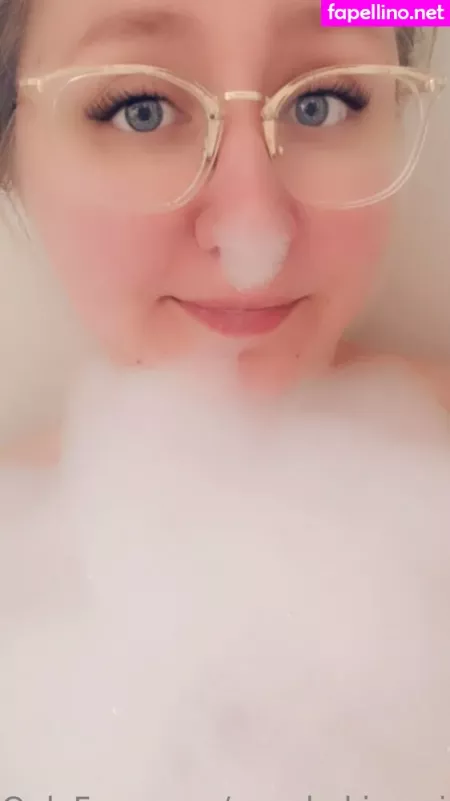 Peachykiyomi OnlyFans Thumbnail #W6IKICkv1g
