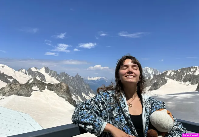 Peachylii OnlyFans Thumbnail #5lwbDt16f3