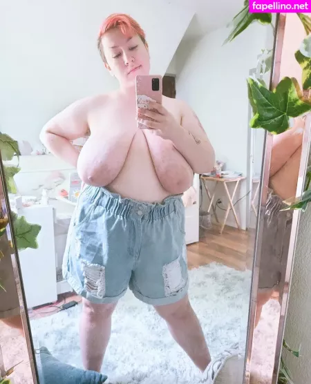 Peachyneko OnlyFans Thumbnail #wKzomOp7QM