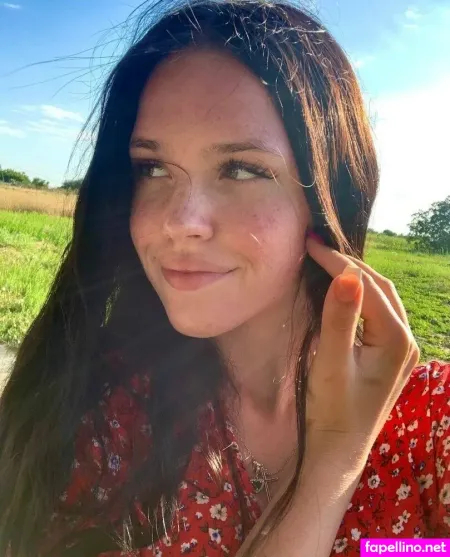 Pearl Emily OnlyFans Thumbnail #3jKh12wJSl