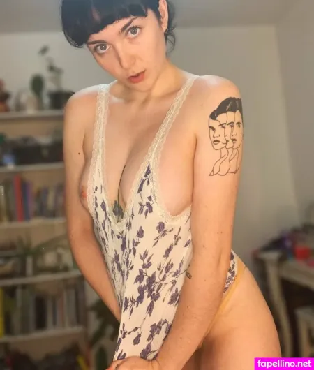 Peepeach OnlyFans Thumbnail #0Q1cICOEAx