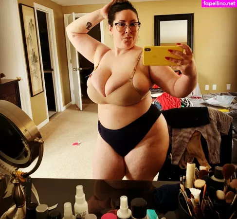 Penelope34j OnlyFans Thumbnail #GJVO4lxie9