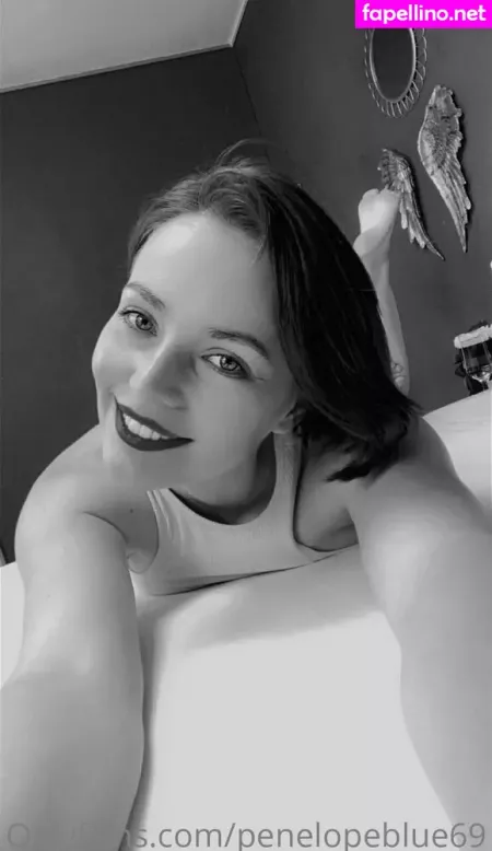 Penelopeblue69 OnlyFans Thumbnail #OTEJUTyd9r