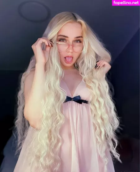 Penelopeblue69 OnlyFans Thumbnail #SiKAw6ZQsK