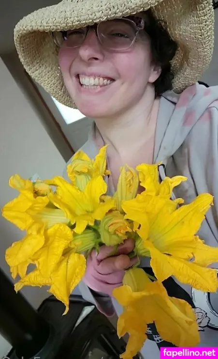 Penelopelevinauthor OnlyFans Thumbnail #DrgiM7uNaI