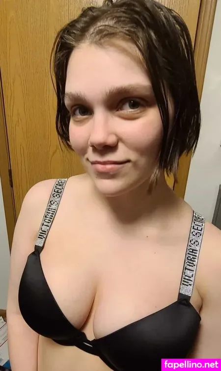 Penguingirl431 OnlyFans Thumbnail #8qrAEWNPrC