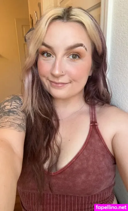 Penguinh0e OnlyFans Thumbnail #p9Gg0cK8wP