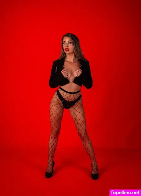 Penny Edwards OnlyFans Thumbnail #GIhdnKyPj3
