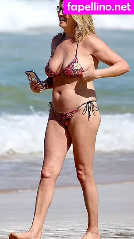 Penny Lancaster OnlyFans Thumbnail #0Dhl0pzX7c