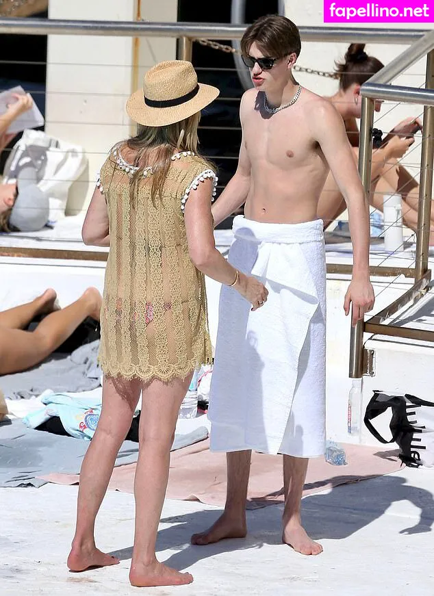 penny.lancaster Nude Leaked OnlyFans Photo #ZDV67lSjCm