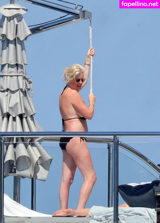 penny.lancaster Nude Leaked OnlyFans Photo #ZpZoECOVoC
