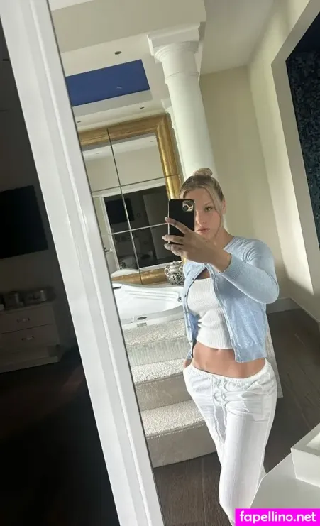 Peraroeleonora OnlyFans Thumbnail #tJmOkS7Tg7