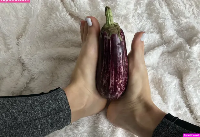 Perfectteenfeet OnlyFans Thumbnail #Ab4M5AA0RD