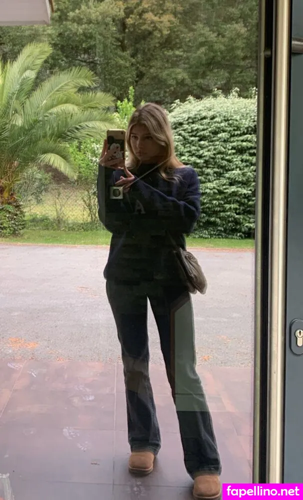 Perleeee, _perle_btr, lapetiteperleofficial, perle_btr Nude Leaked OnlyFans Photo #6LxdR2aSw2