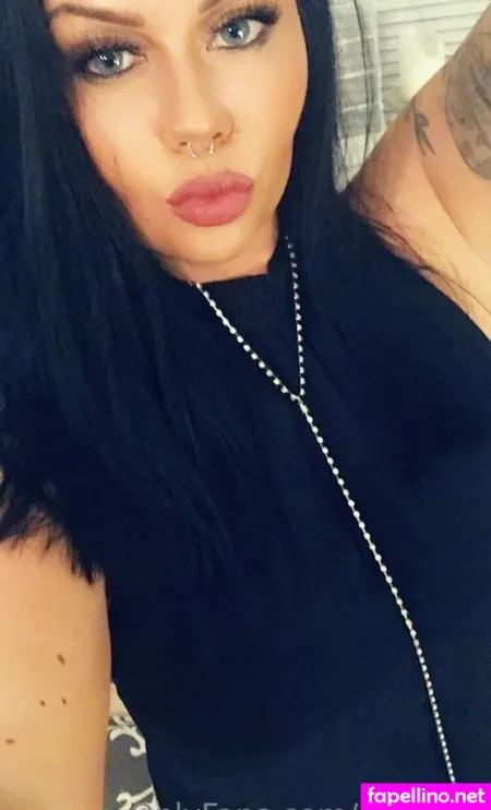 Perniilla OnlyFans Thumbnail #vVCsAVYS2l