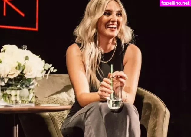 Perrie Edwards OnlyFans Thumbnail #MdWnJvunY6
